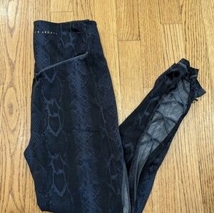 Victoria's secret leggings size medium